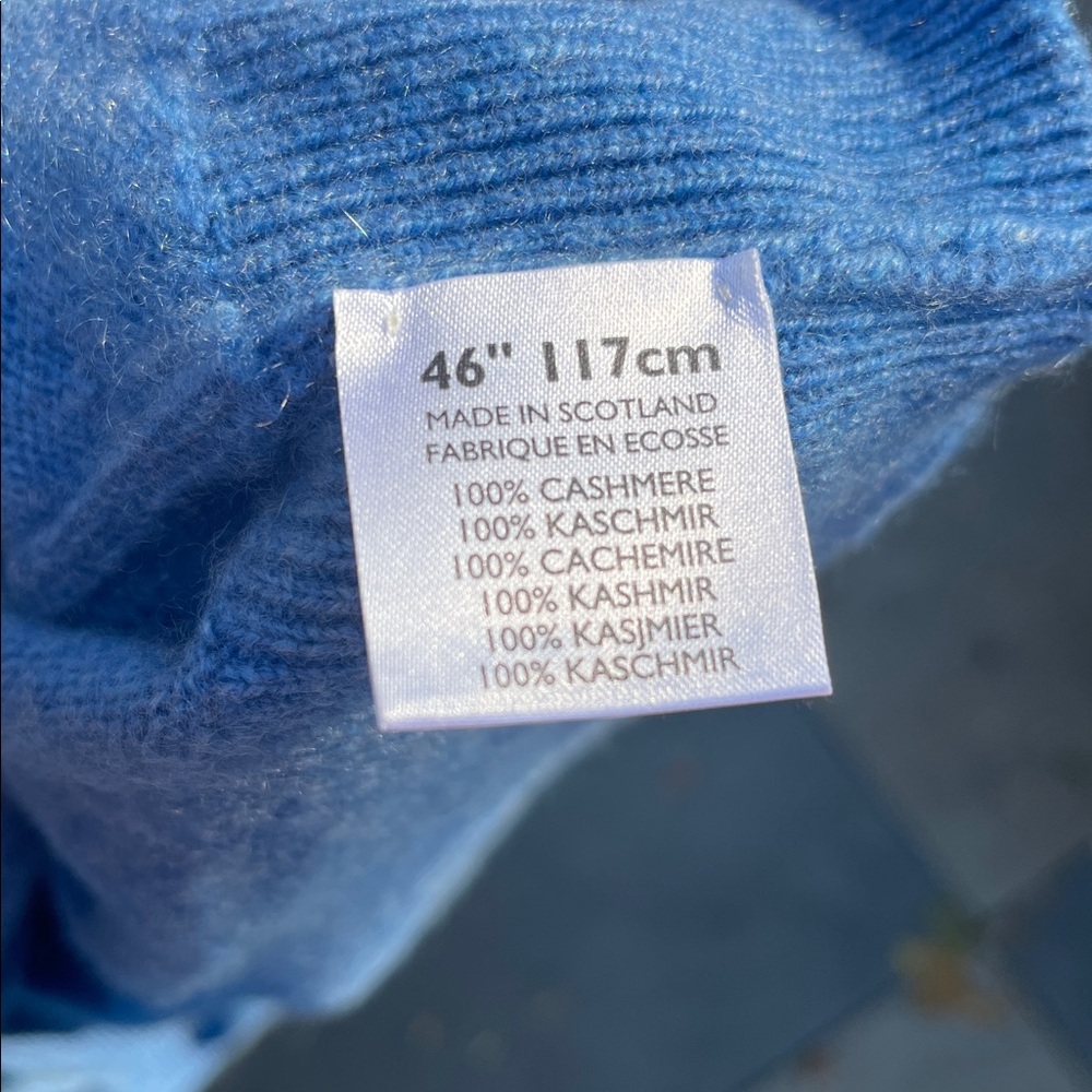 Johnstons of Elgin Vintage Blue Crewneck Sweater - Picture 3 of 6